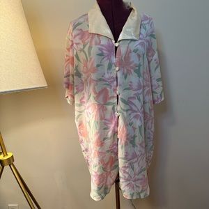 Vintage Victoria’s Secret sleep top size S gold tag